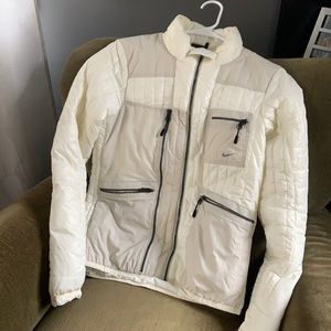 Women’s Nike lightweight jacket